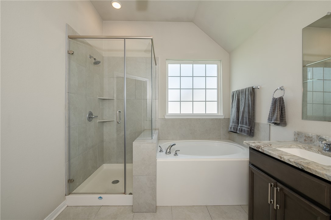 2078 Viva Road Bryan, TX 77807 - Photo 14 of 32