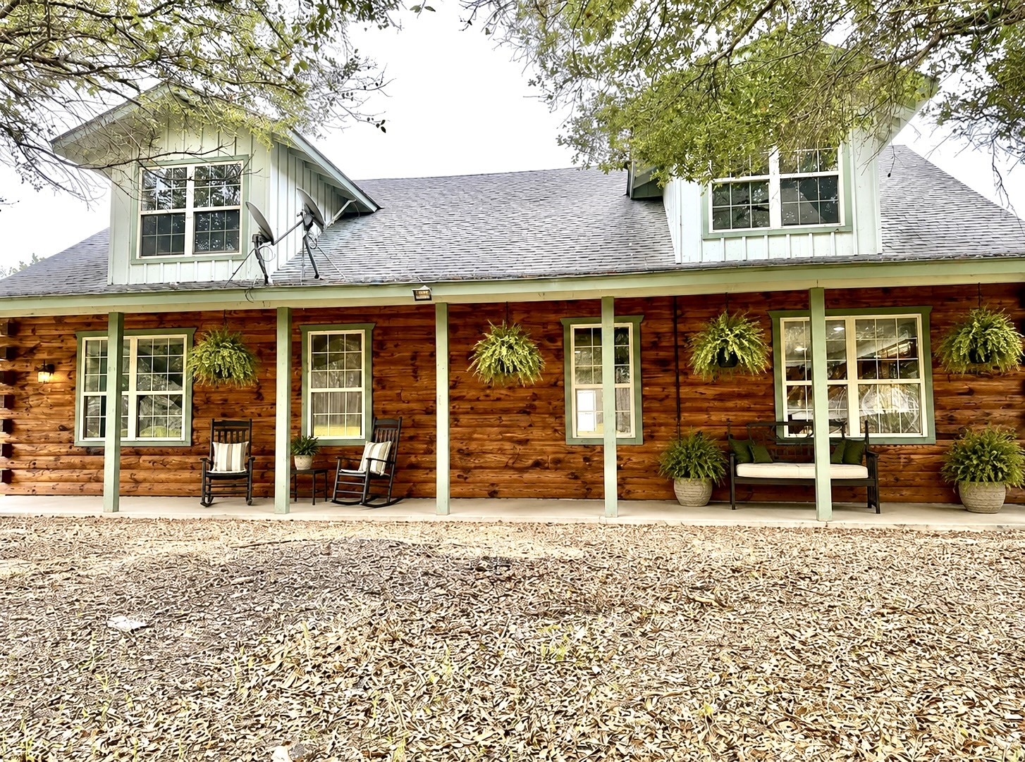 335 Walding Road Livingston, TX 77351 - Photo 17 of 19 Beautiful back porch with view of property