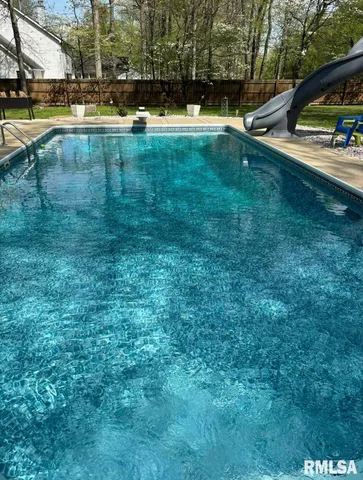 $489,900 | 1901 Spring Garden Road, Marion, IL 62959