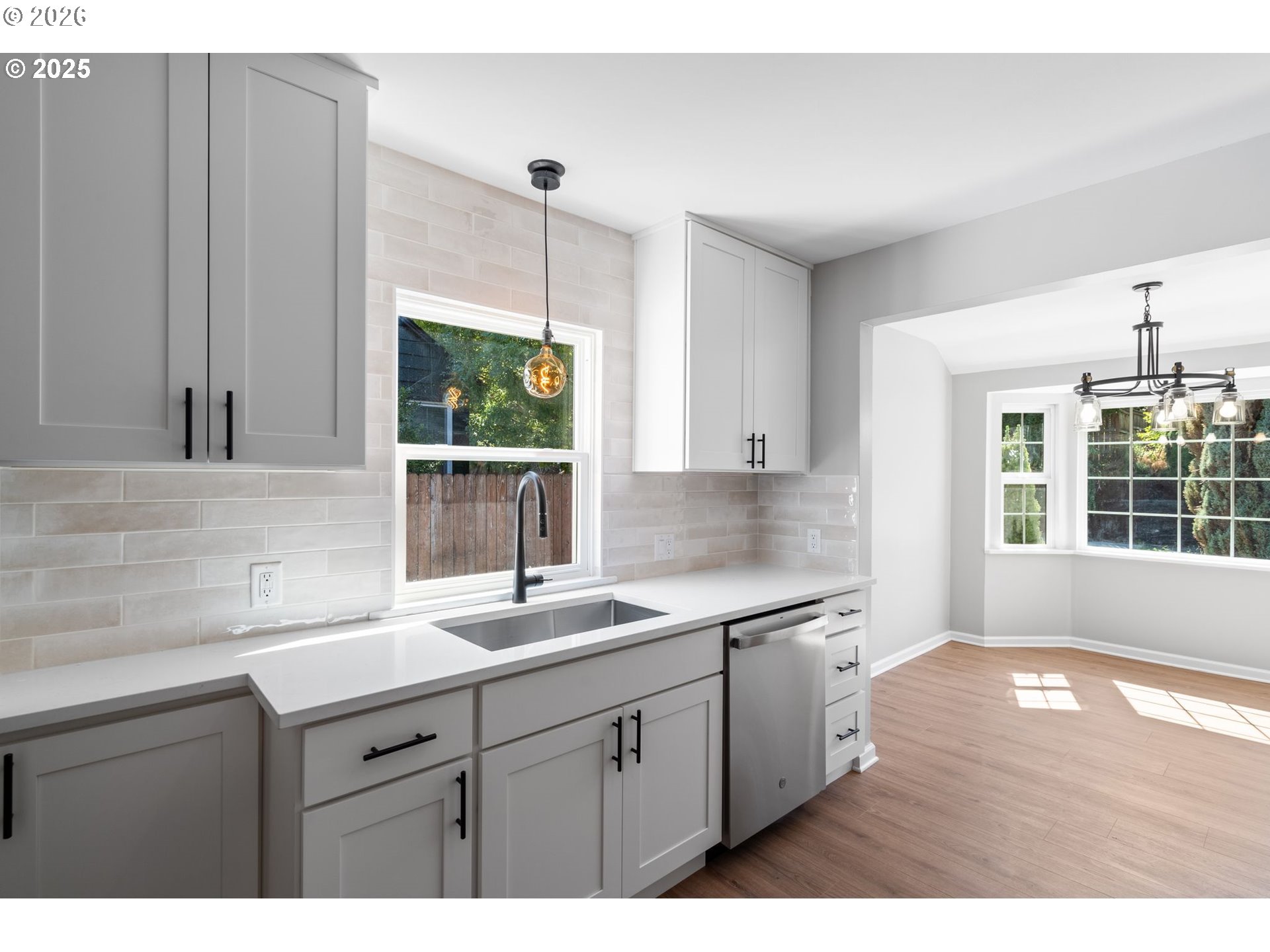 7776 Southwest 5th Avenue Portland, OR 97219 - Photo 11 of 46