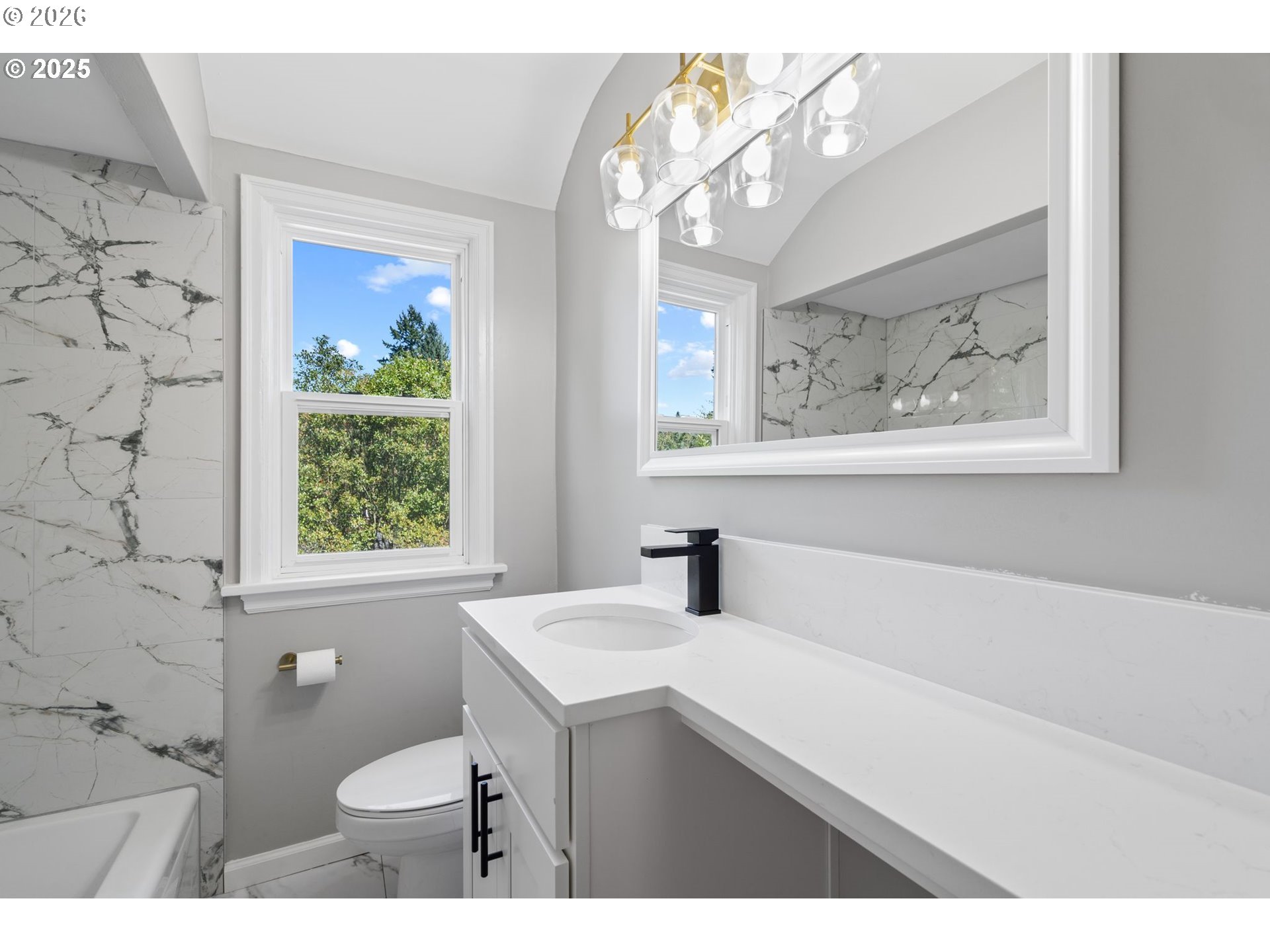 7776 Southwest 5th Avenue Portland, OR 97219 - Photo 16 of 46