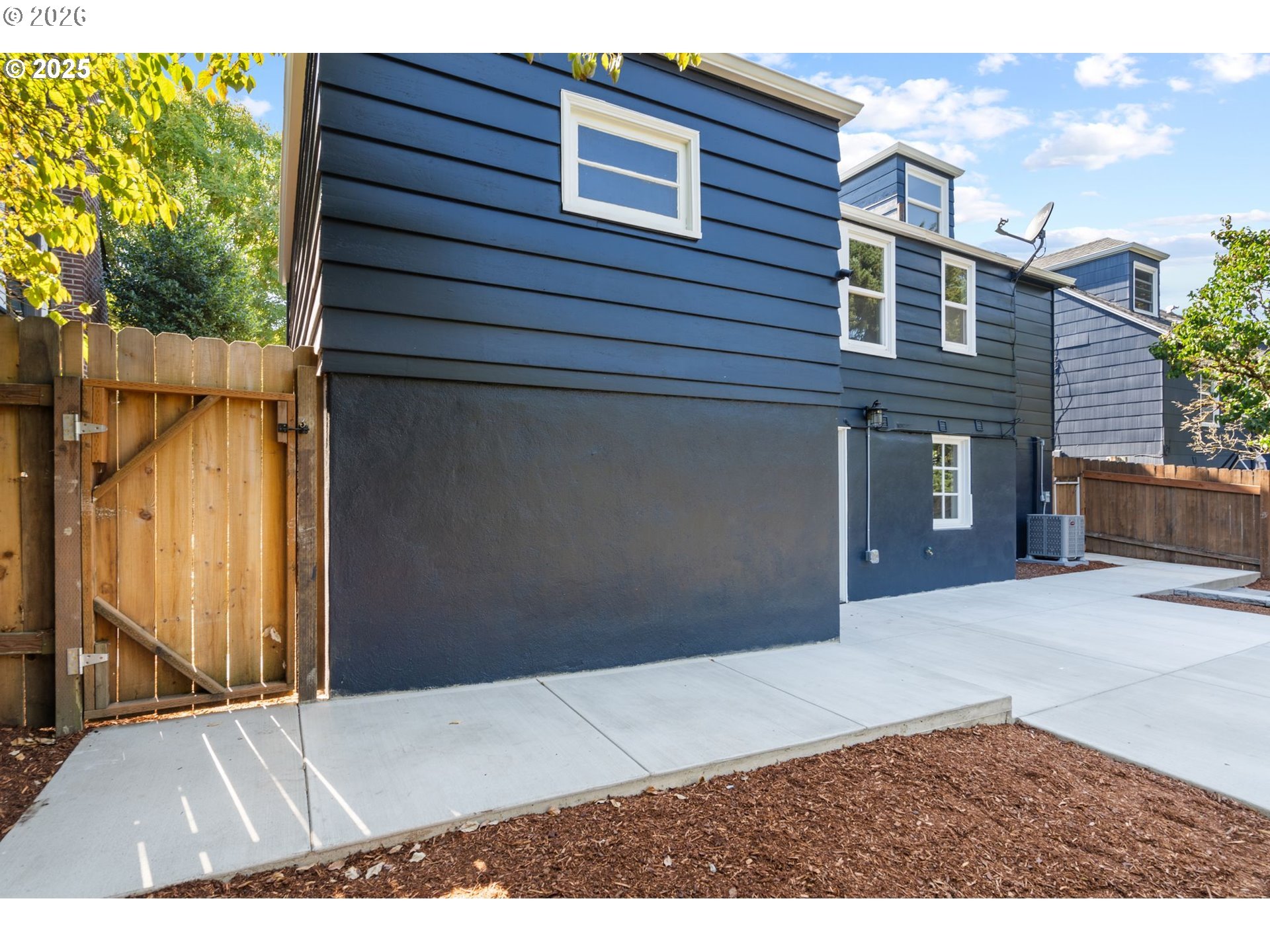 7776 Southwest 5th Avenue Portland, OR 97219 - Photo 40 of 46