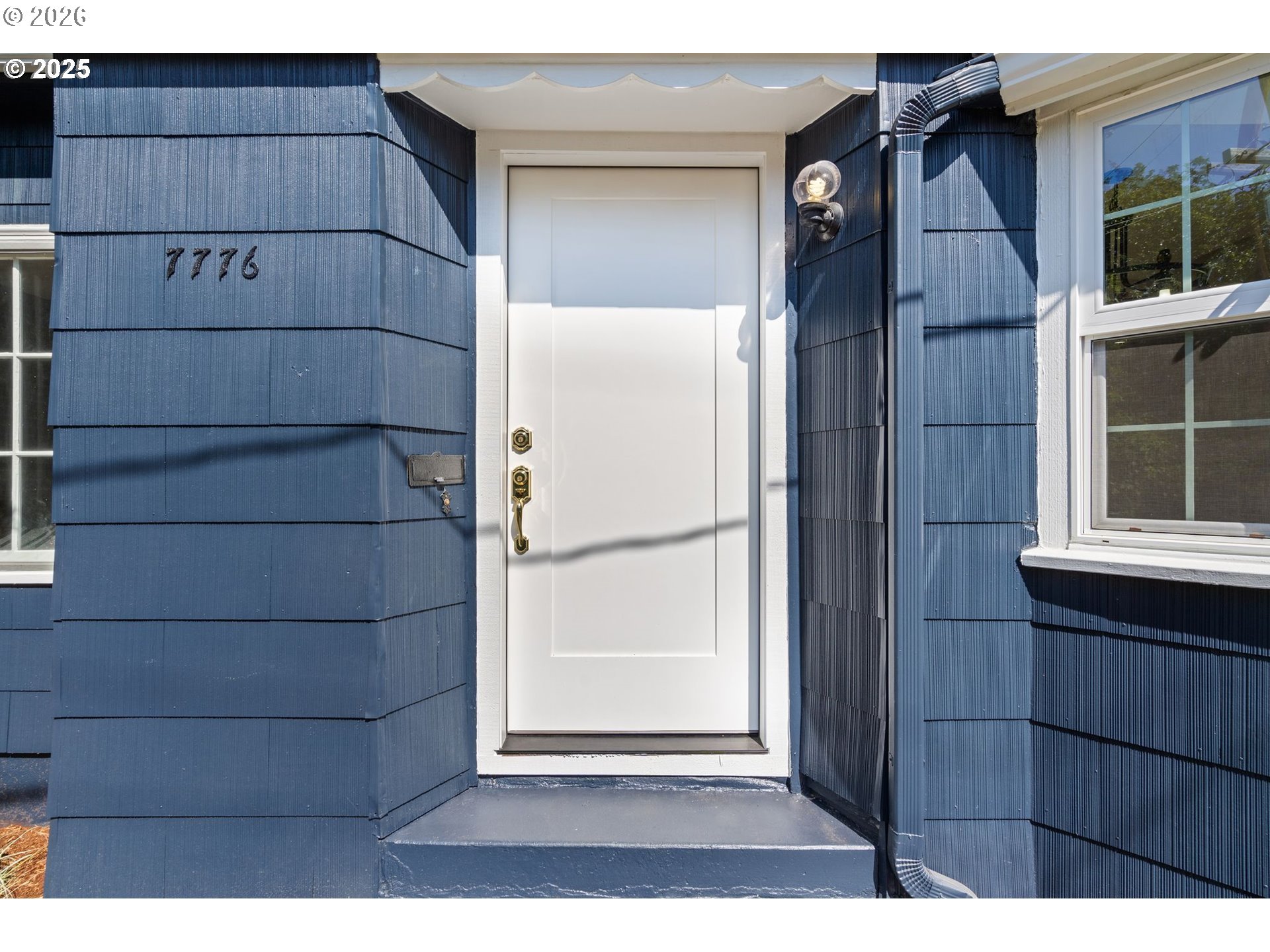 7776 Southwest 5th Avenue Portland, OR 97219 - Photo 4 of 46