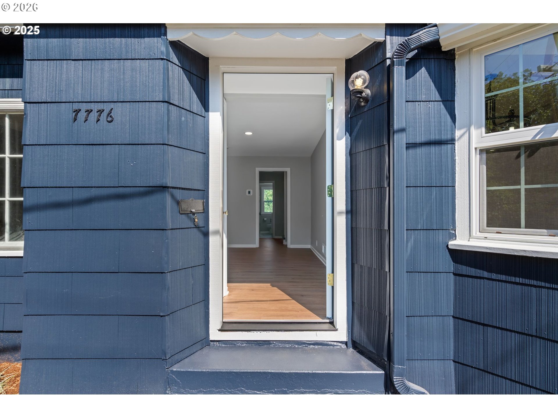 7776 Southwest 5th Avenue Portland, OR 97219 - Photo 5 of 46