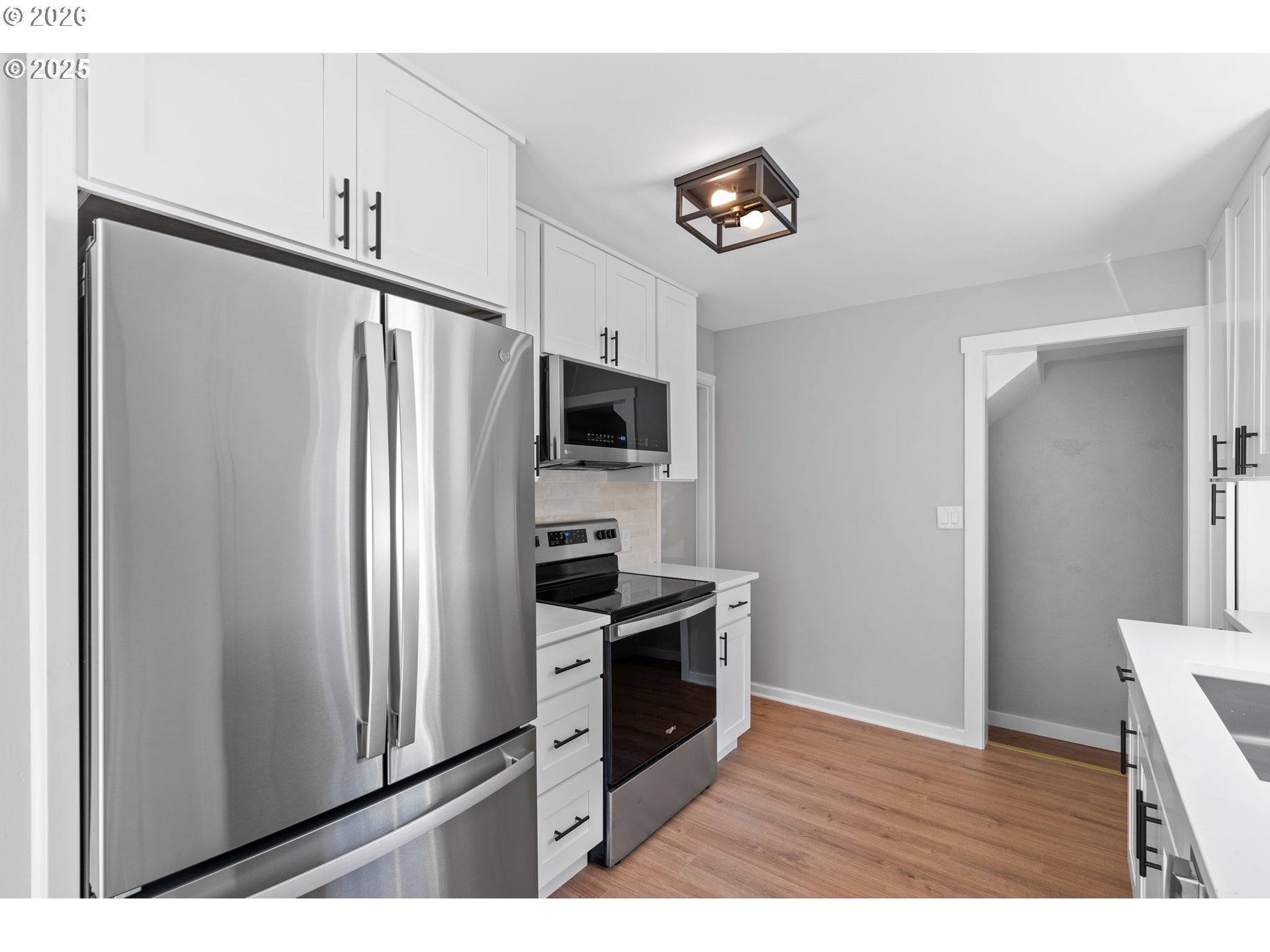 7776 Southwest 5th Avenue Portland, OR 97219 - Photo 9 of 46