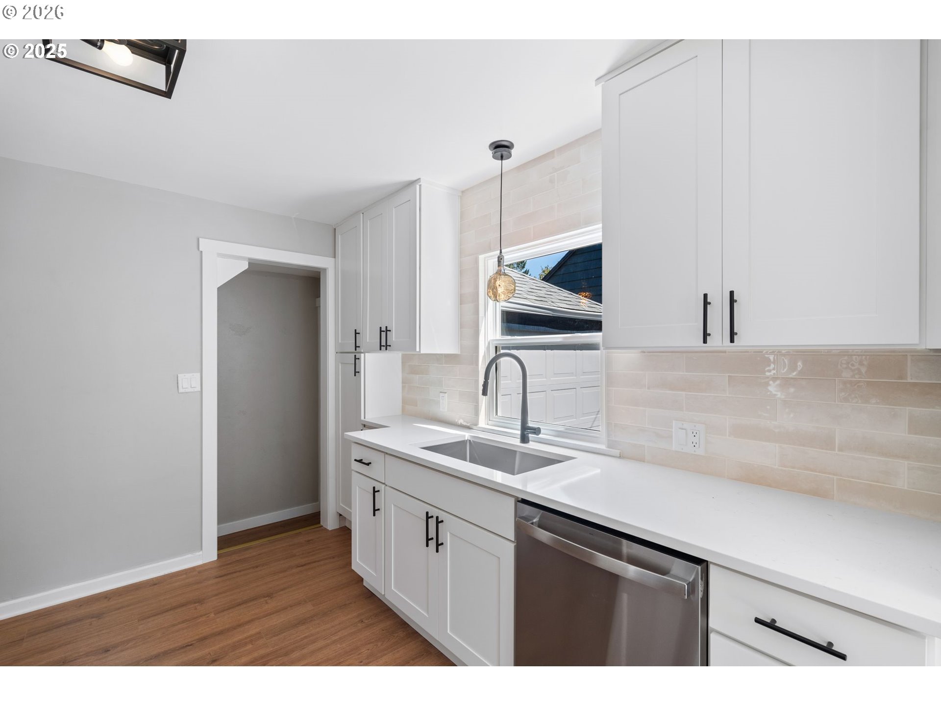 7776 Southwest 5th Avenue Portland, OR 97219 - Photo 10 of 46