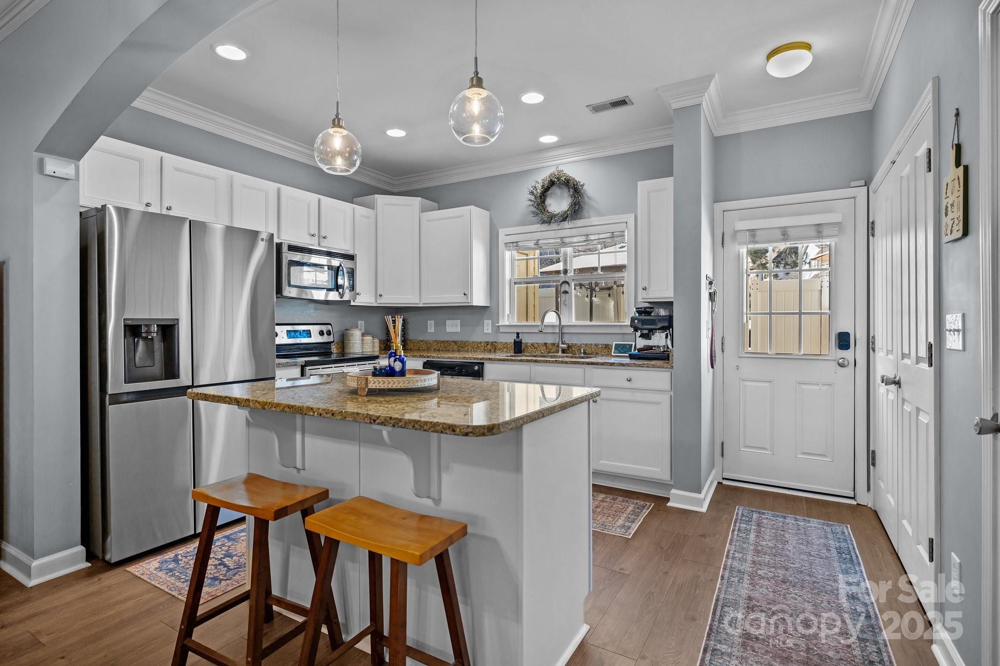 4126 Walker Road Charlotte, NC 28211 - Photo 9 of 32