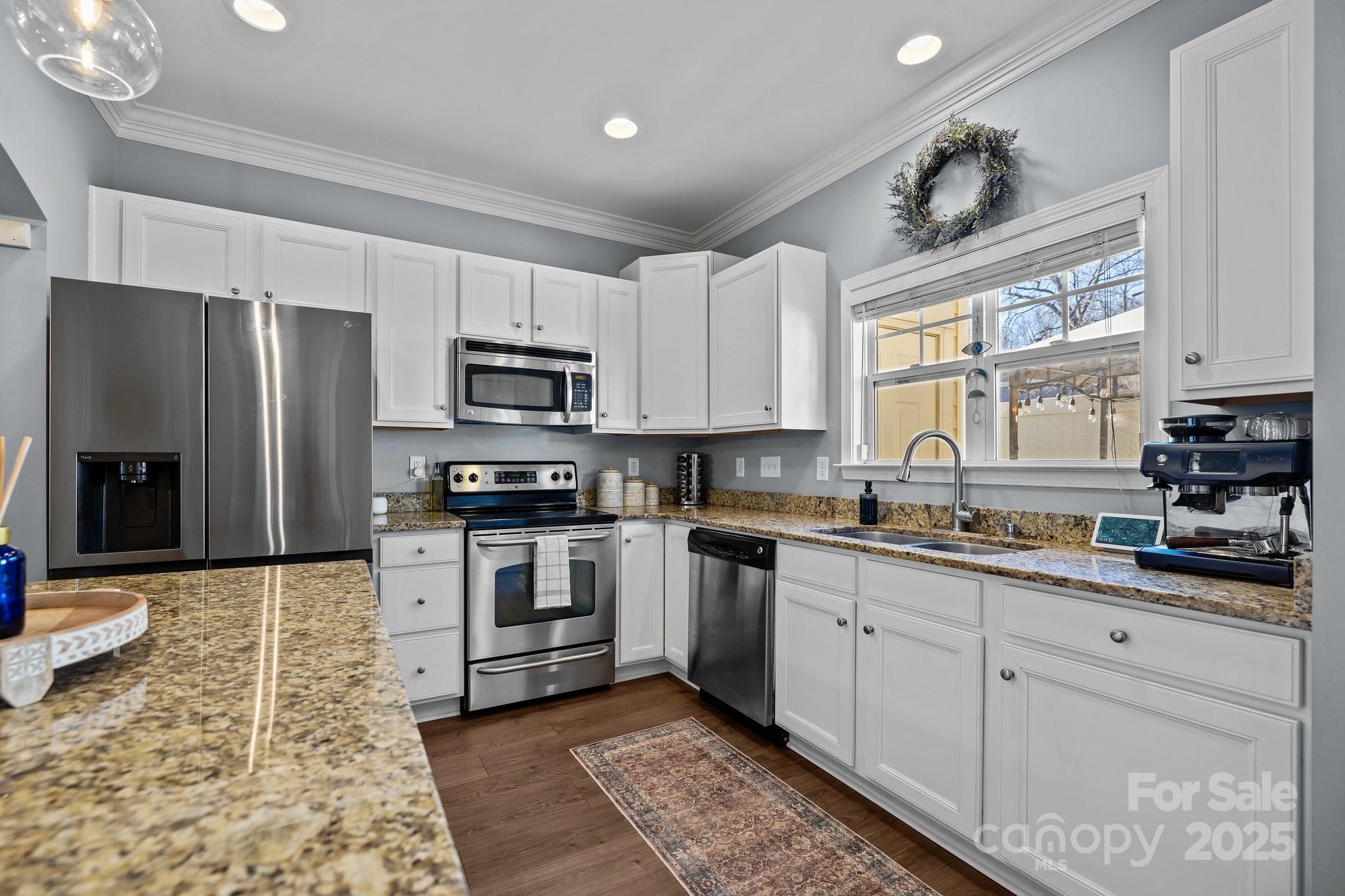 4126 Walker Road Charlotte, NC 28211 - Photo 10 of 32