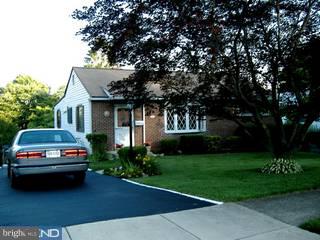 113 Brookhill Road Newtown Square, PA 19073 - Photo 1 of 6