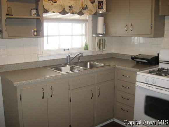 1906 North 6th Street Springfield, IL 62702 - Photo 6 of 24