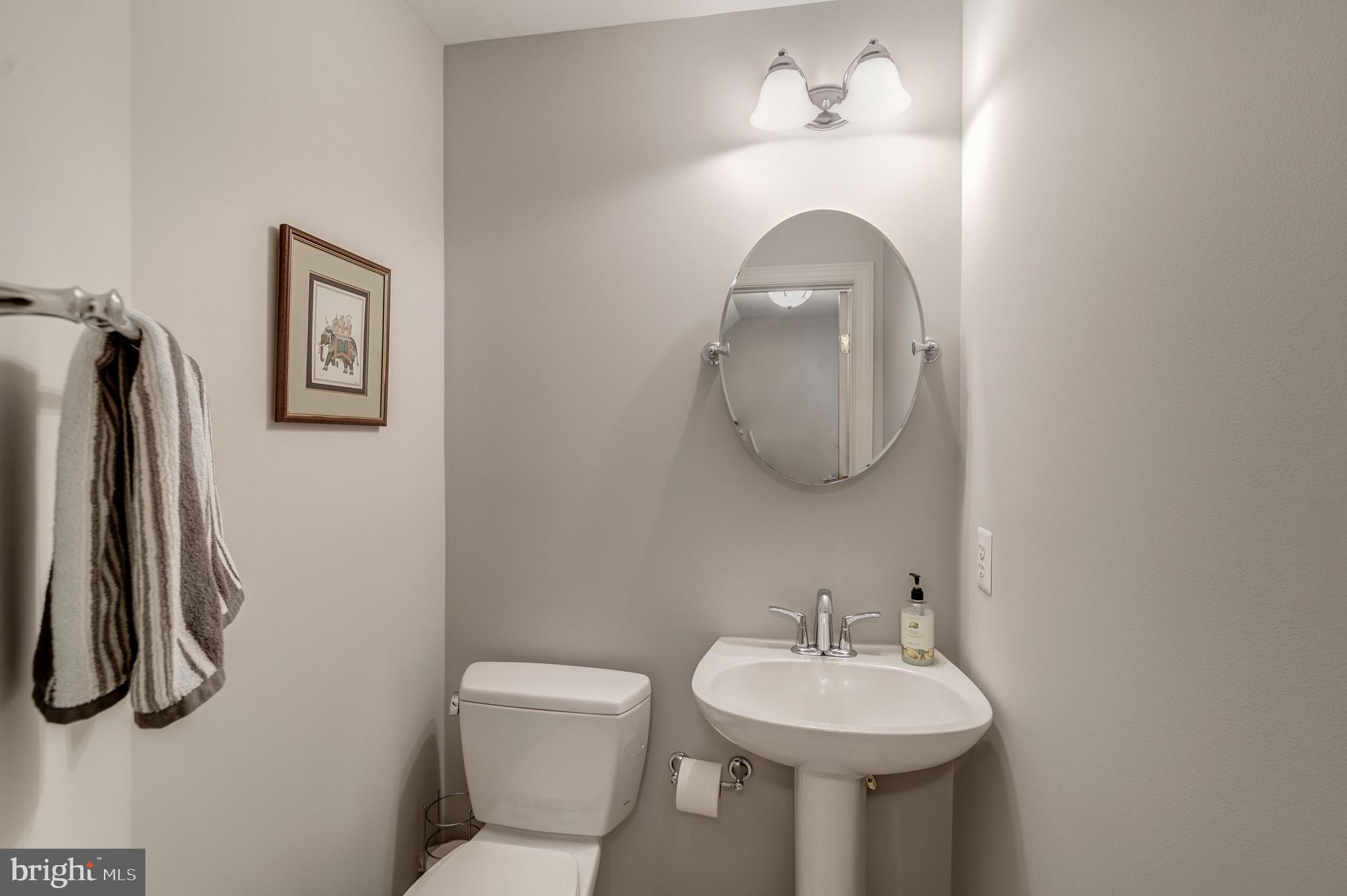 150 Rees Place Falls Church, VA 22046 - Photo 13 of 27 Bright and airy Powder Room