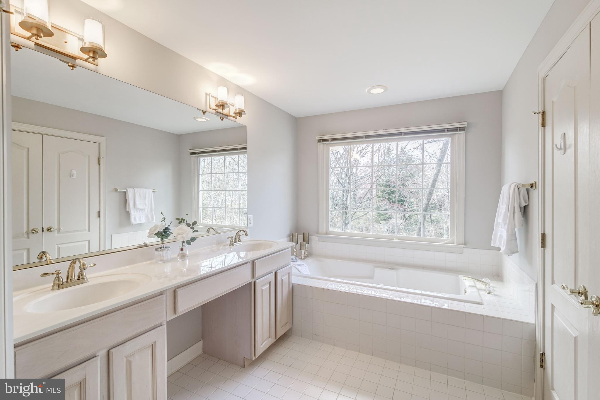 150 Rees Place Falls Church, VA 22046 - Photo 15 of 27 Large soaking tub in Master Bath