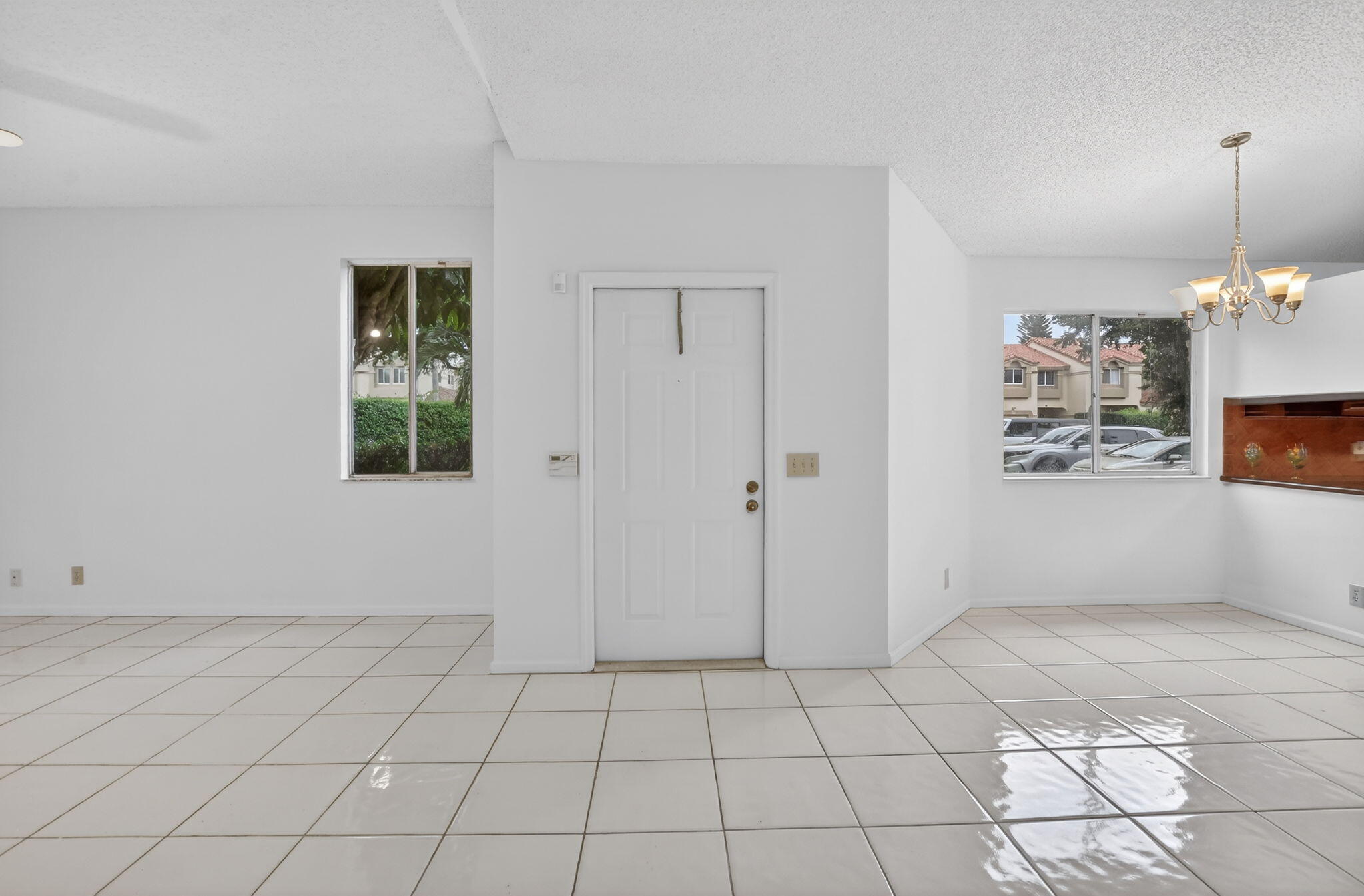 6780 Via Regina Boca Raton, FL 33433 - Photo 5 of 29 Blank Canvas!