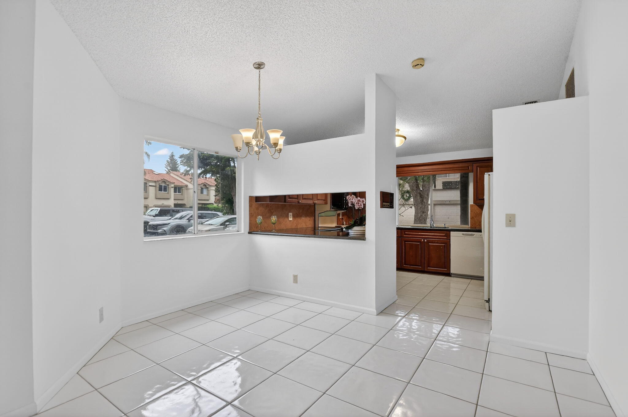 6780 Via Regina Boca Raton, FL 33433 - Photo 6 of 29 Blank Canvas!