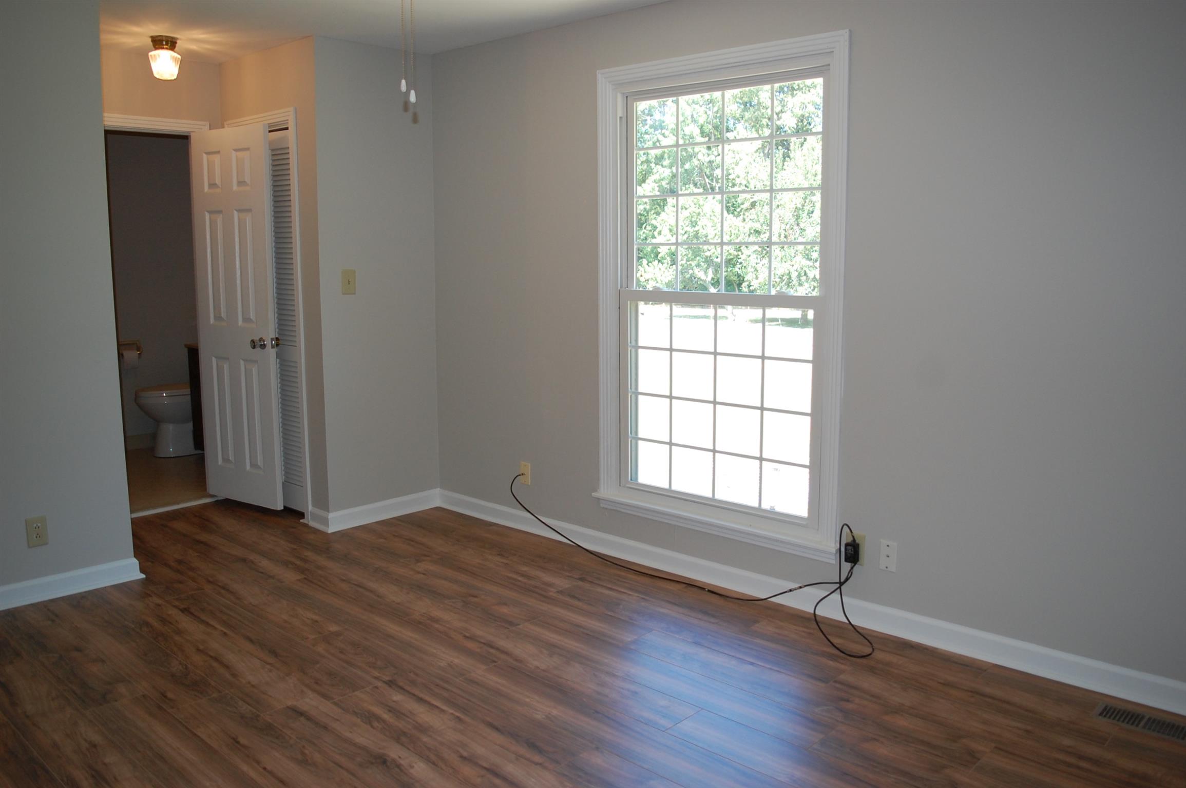 247 Rossview Road Clarksville, TN 37043 - Photo 14 of 23 Full Bath in the Master Bedroom!