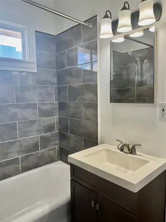 $1,350 | 605 West Saulnier Street, Unit 4, Houston, TX 77019