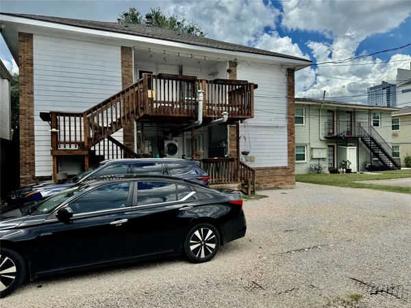 $1,350 | 605 West Saulnier Street, Unit 4, Houston, TX 77019