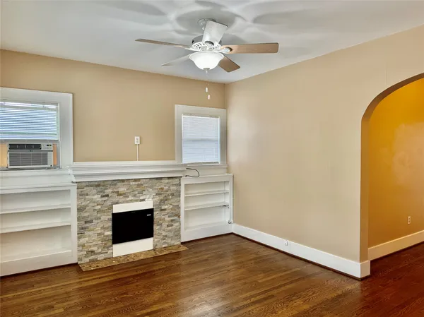 $1,350 | 605 West Saulnier Street, Unit 4, Houston, TX 77019