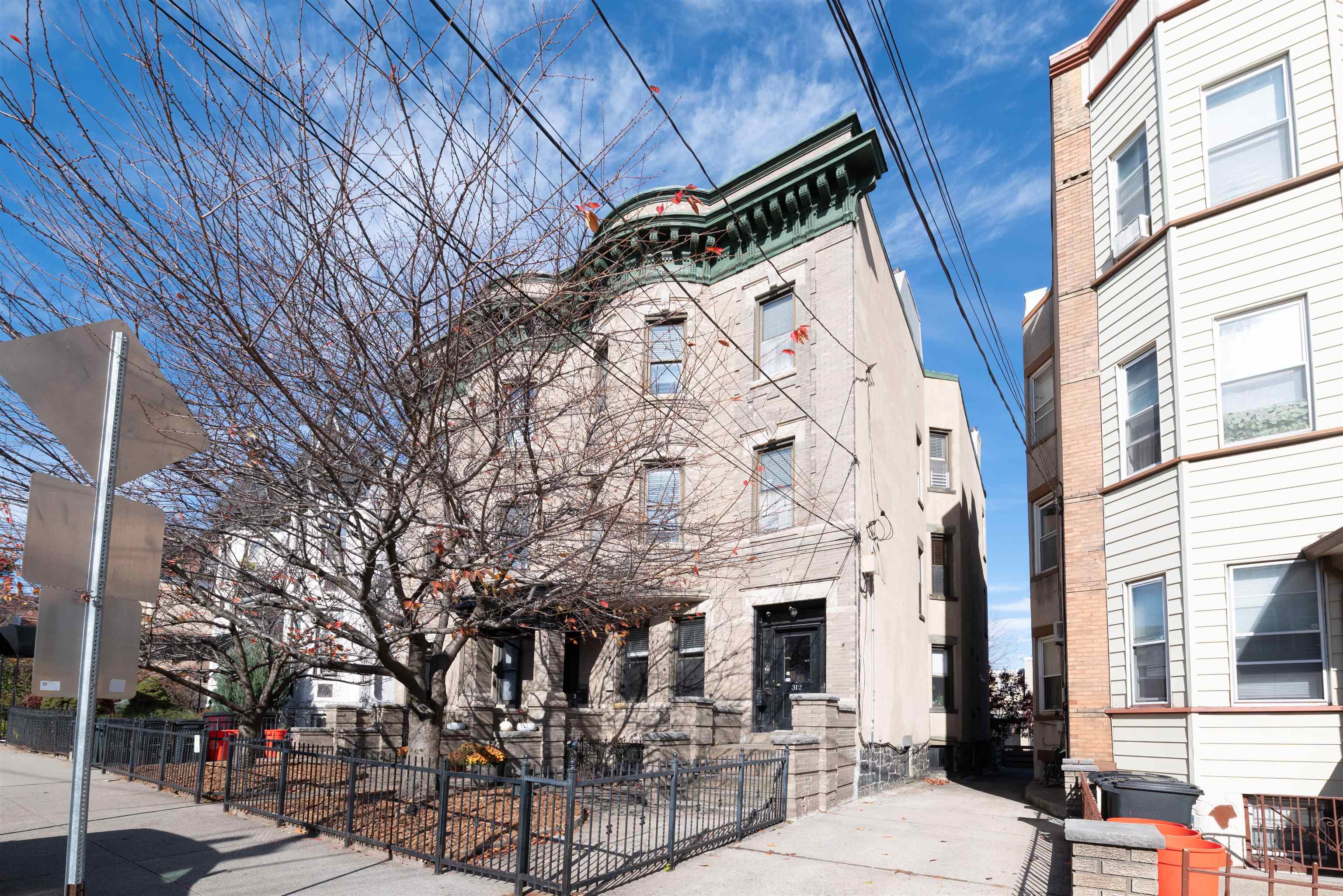 a view of entryway with brick walls