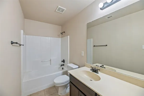 $1,795 | 341 Orbit Drive, Lavon, TX 75166