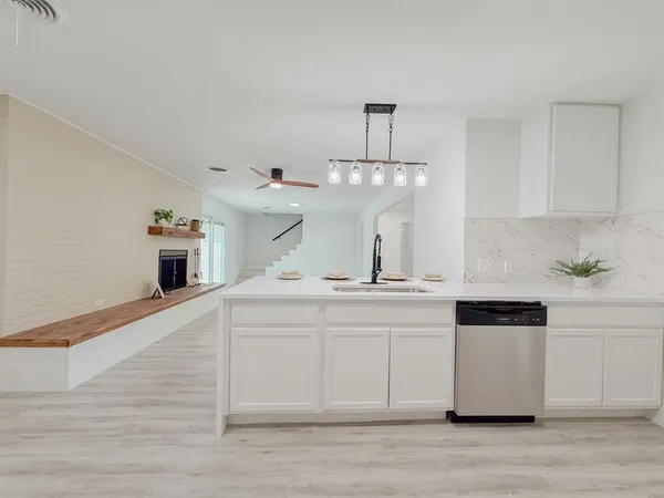 $330,000 | 5520 Woodway Drive, Fort Worth, TX 76133