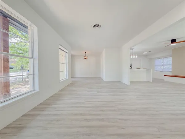 $330,000 | 5520 Woodway Drive, Fort Worth, TX 76133