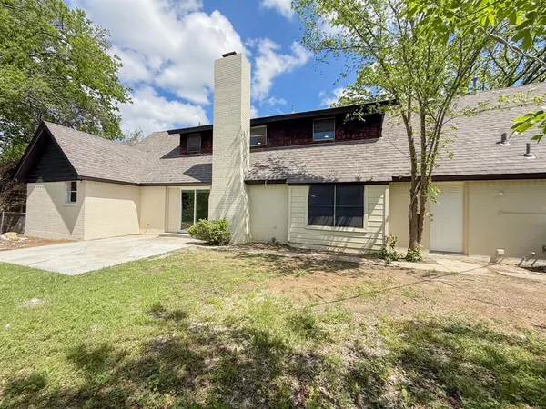 $330,000 | 5520 Woodway Drive, Fort Worth, TX 76133