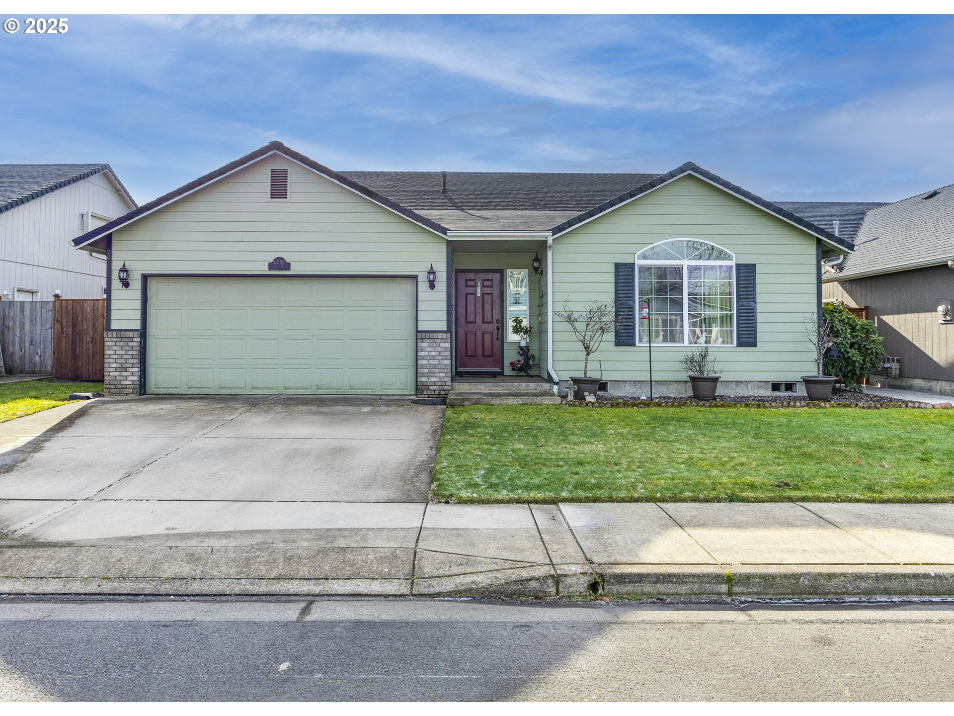 6587 Aaron Lane Springfield, OR 97478 - Photo 1 of 34