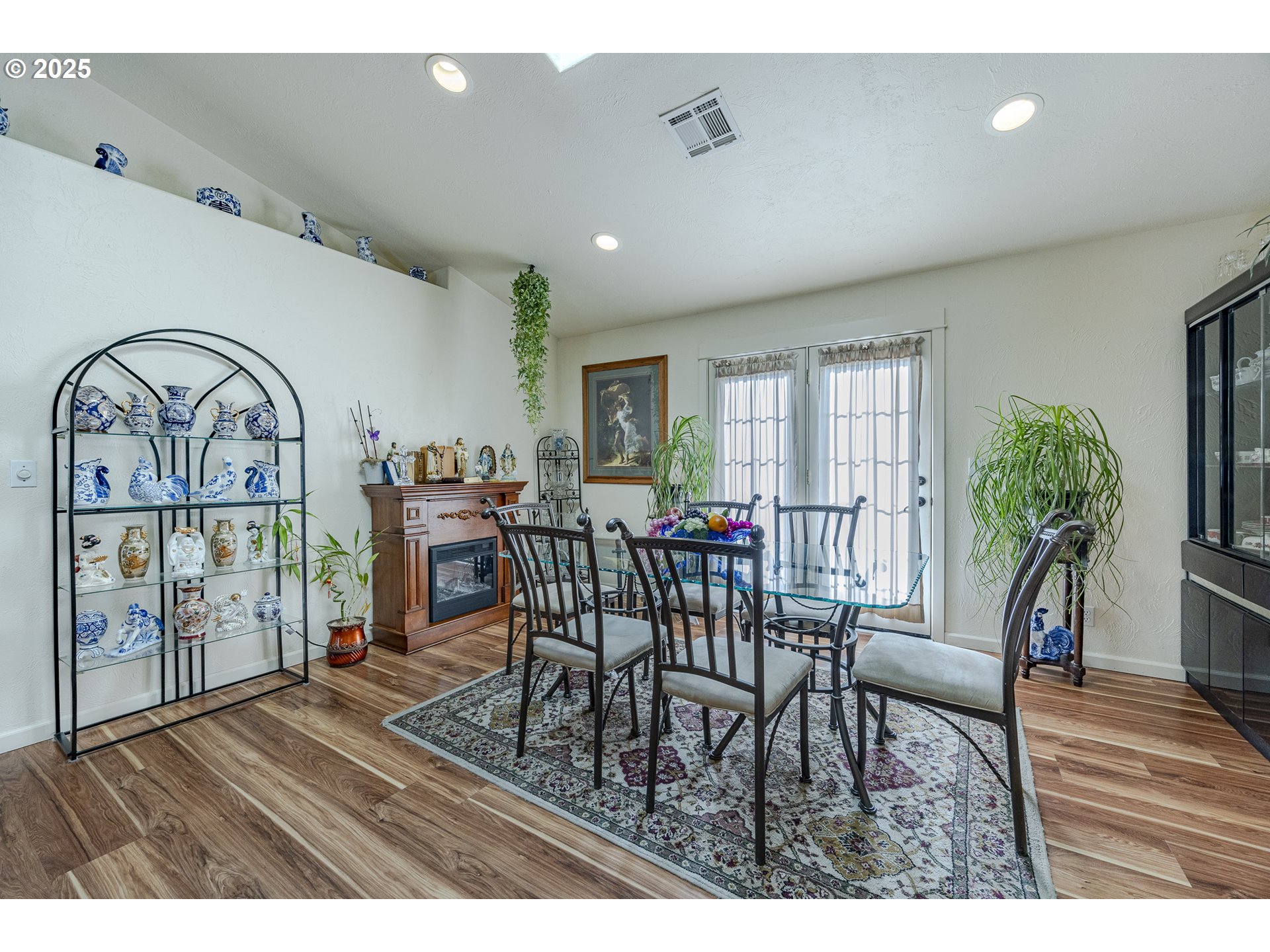 6587 Aaron Lane Springfield, OR 97478 - Photo 17 of 34