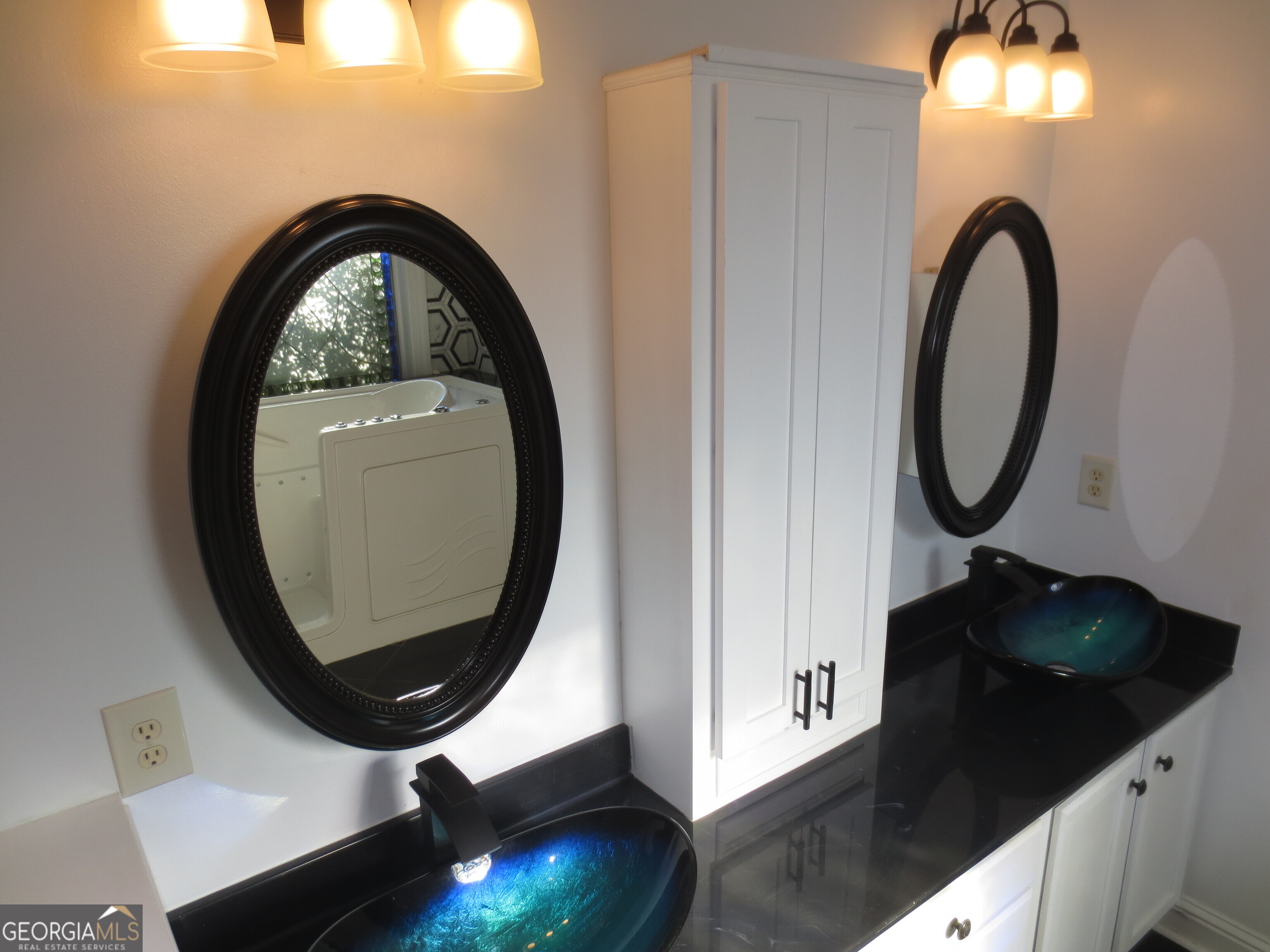 184 Giles Road Warner Robins, GA 31093 - Photo 8 of 31 a front view of a house with garden