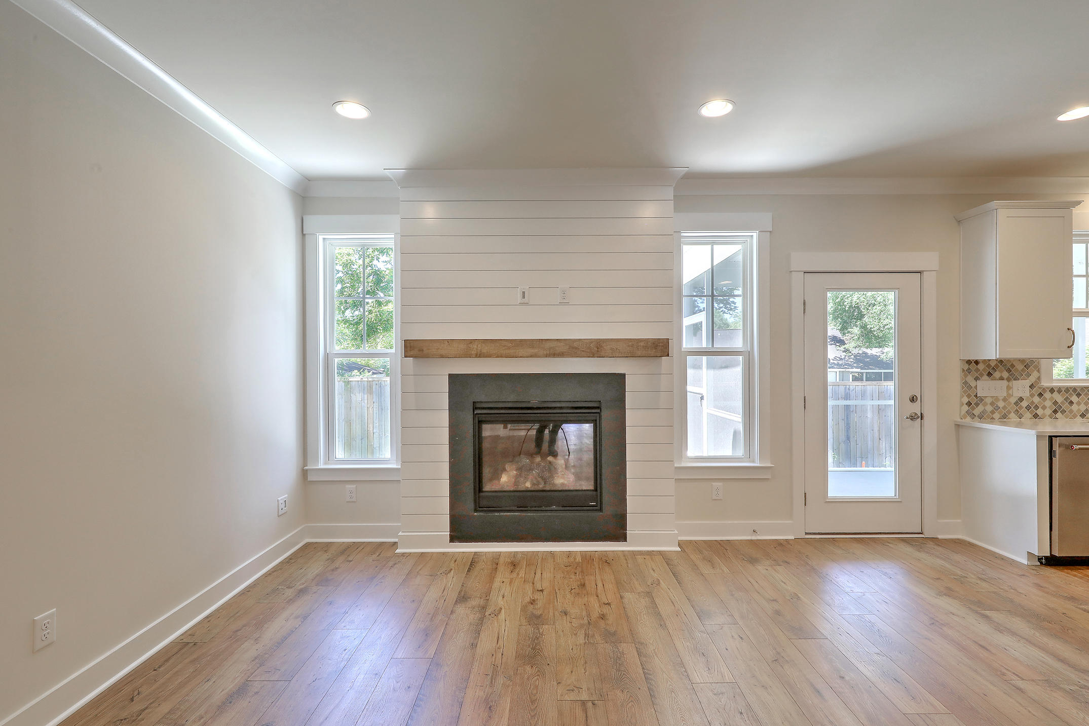 1285 Gannett Road Mount Pleasant, SC 29464 - Photo 4 of 23 Great room