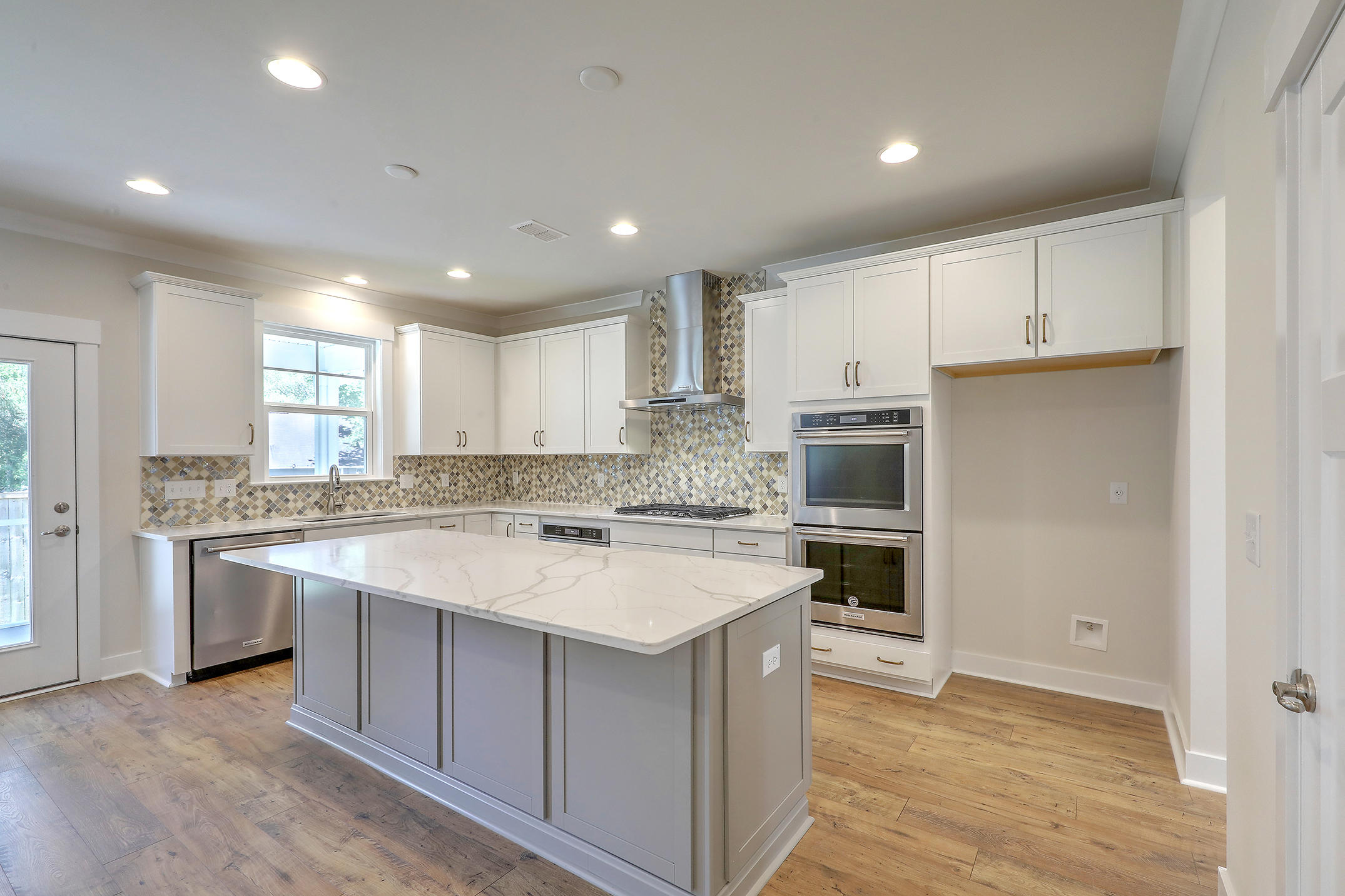 1285 Gannett Road Mount Pleasant, SC 29464 - Photo 6 of 23 Kitchen