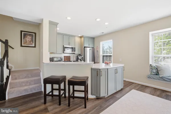$425,000 | 21840 Elkins Terrace, Unit 301, Sterling, VA 20166