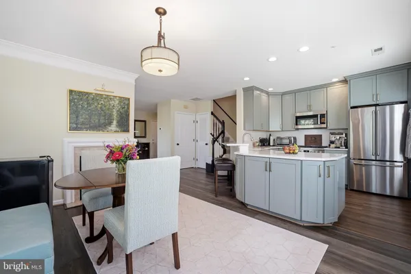 $425,000 | 21840 Elkins Terrace, Unit 301, Sterling, VA 20166