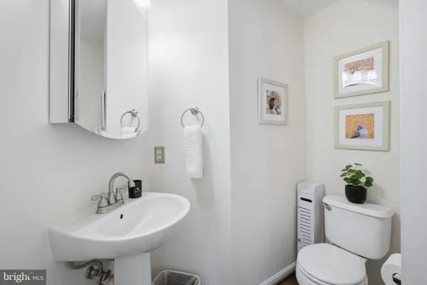$425,000 | 21840 Elkins Terrace, Unit 301, Sterling, VA 20166