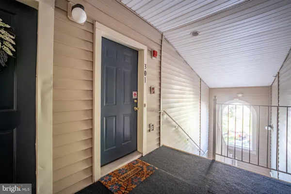 $425,000 | 21840 Elkins Terrace, Unit 301, Sterling, VA 20166