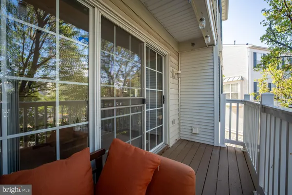 $425,000 | 21840 Elkins Terrace, Unit 301, Sterling, VA 20166