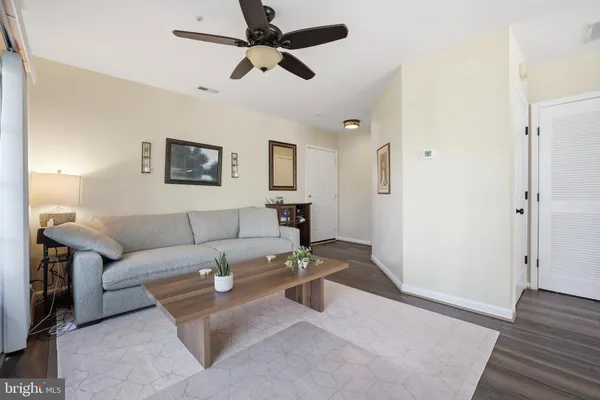 $425,000 | 21840 Elkins Terrace, Unit 301, Sterling, VA 20166