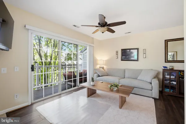 $425,000 | 21840 Elkins Terrace, Unit 301, Sterling, VA 20166