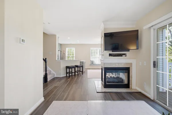 $425,000 | 21840 Elkins Terrace, Unit 301, Sterling, VA 20166