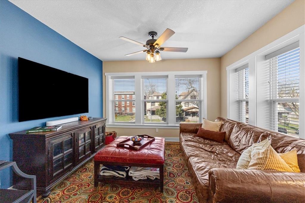 3311 Gillham Road, Unit 2N Kansas City, MO 64109 - Photo 6 of 21