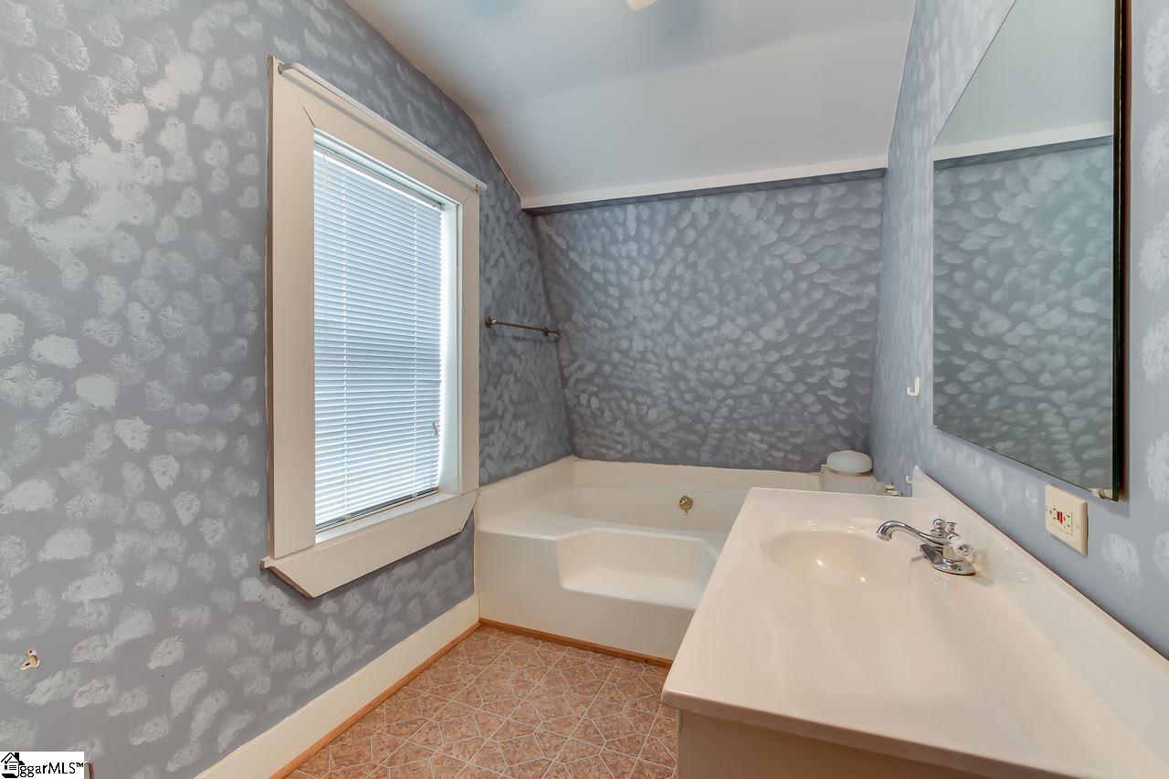 1217 Pelham Road Greenville, SC 29615 - Photo 11 of 16 Gallery Image 11