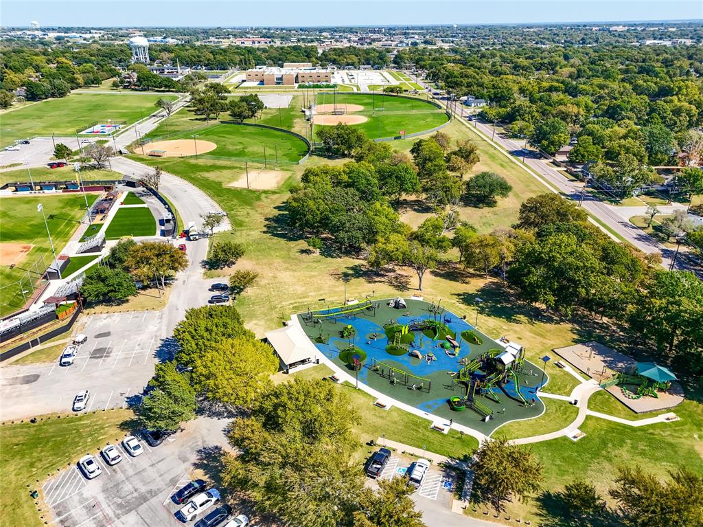 1825 North Highland Avenue Sherman, TX 75092 - Photo 38 of 38 an aerial view of a houses with a yard