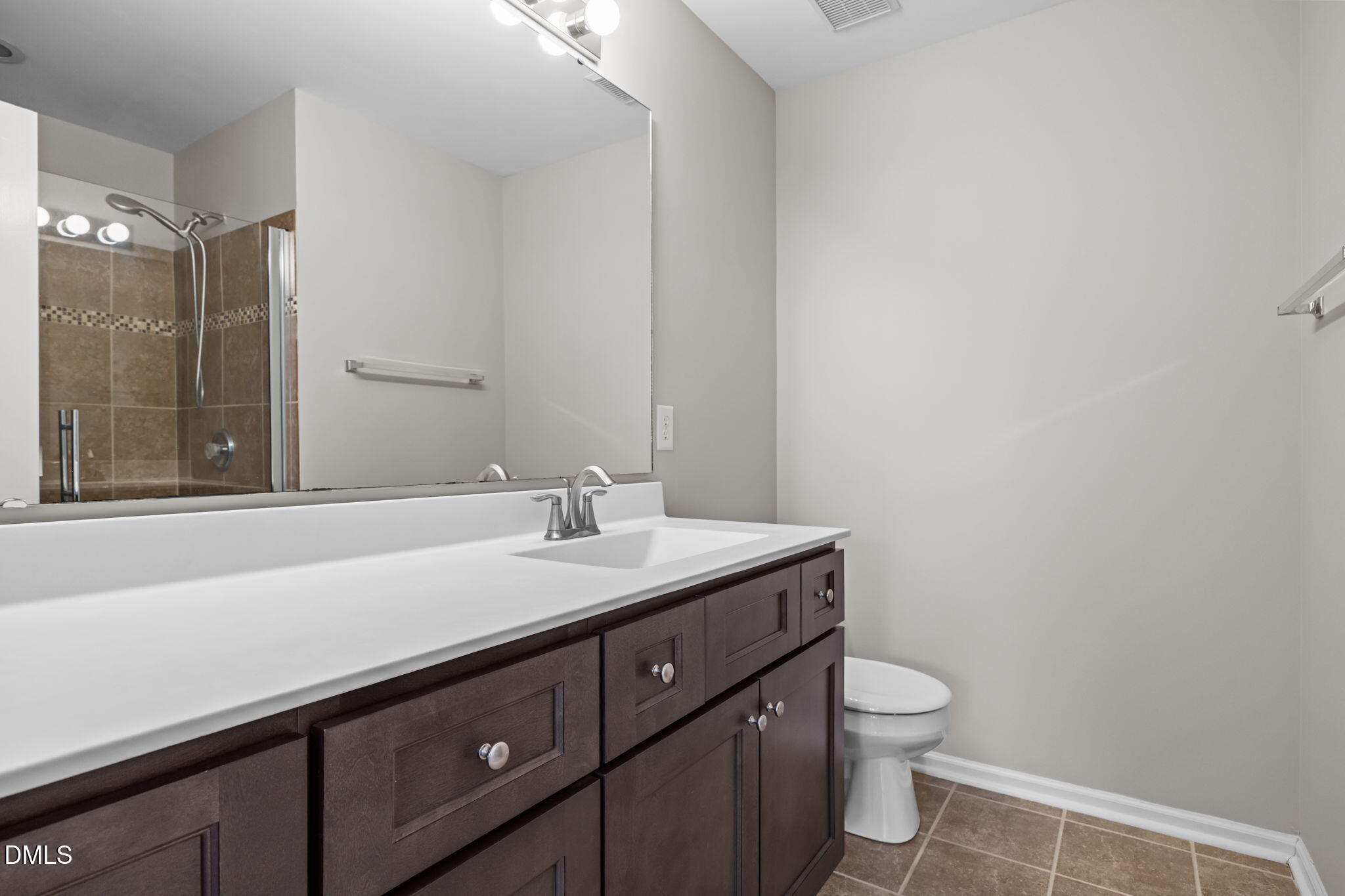 7704 Winners Edge Street Raleigh, NC 27617 - Photo 18 of 32 Primary En-Suite Bath