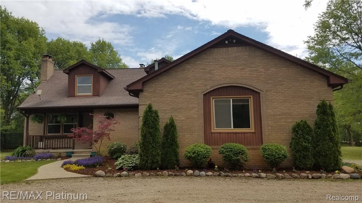 2627 Chilson Road Howell, MI 48843 - Photo 1 of 23 1.jpg