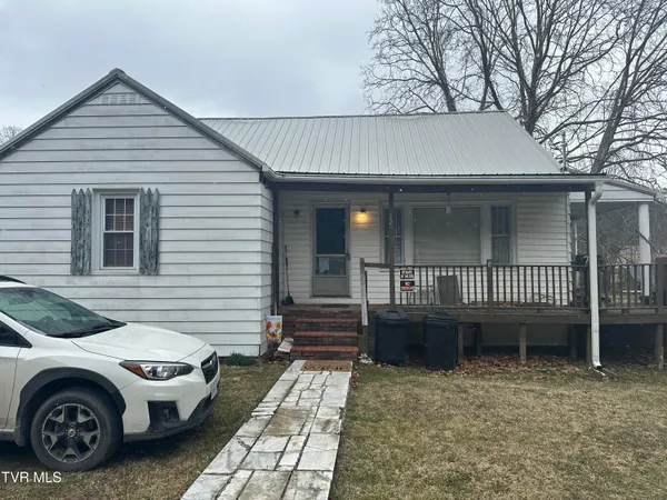 $90,000 | 229 Burnette Street, Richlands, VA 24641