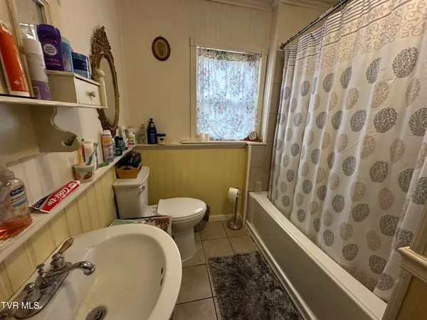 $90,000 | 229 Burnette Street, Richlands, VA 24641