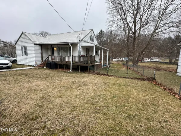 $90,000 | 229 Burnette Street, Richlands, VA 24641