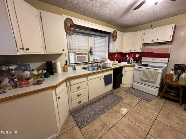 $90,000 | 229 Burnette Street, Richlands, VA 24641