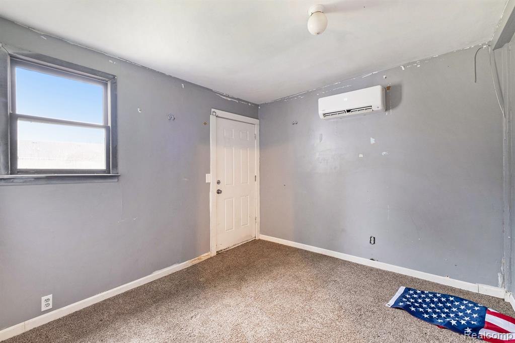 4138 Lapeer Road Burton, MI 48509 - Photo 20 of 41 Gallery Image 20